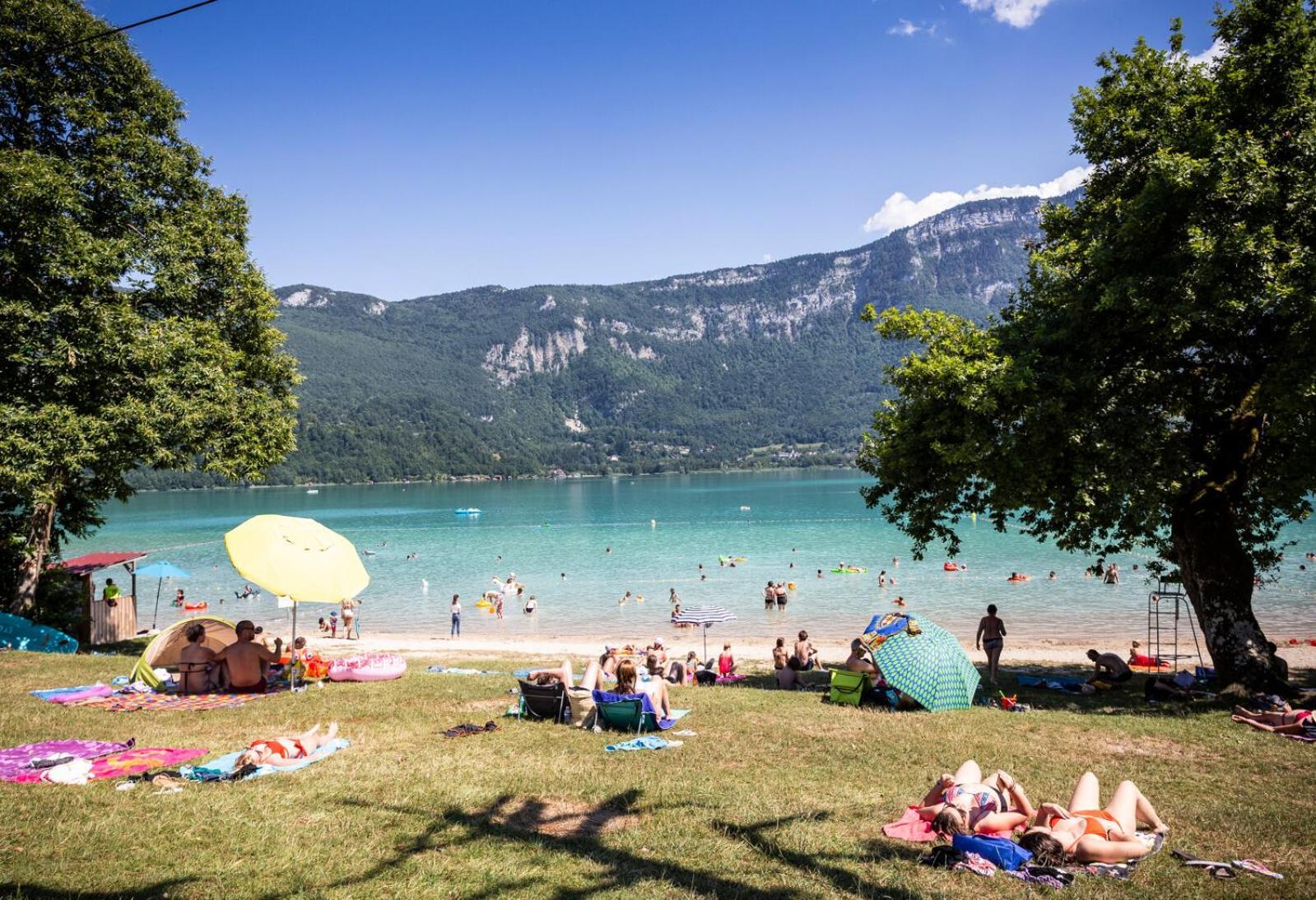 Huttopia Lac D'Aiguebelette Saint-Alban-de-Montbel Exteriér fotografie